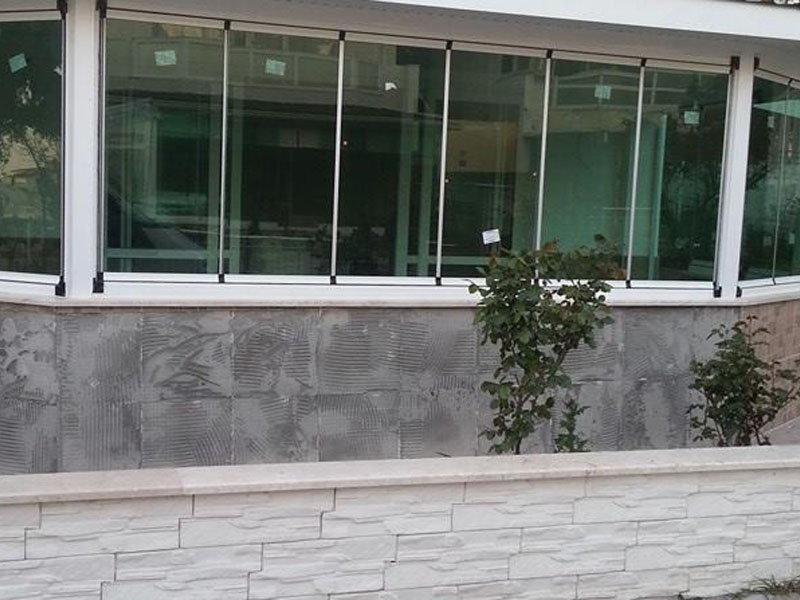 Cam Balkon